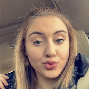 Meet your Posher, Ava